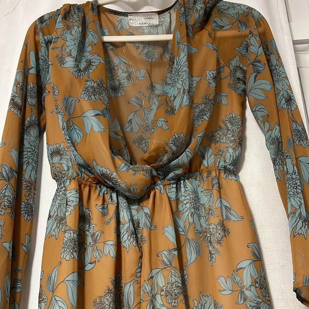 Romper - Picture 2 of 4